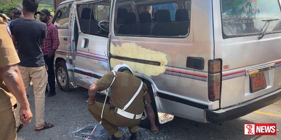 වෑන් ලොරි ගැටී සිසුන් දෙදෙනෙක් සහ ගුරුවරයෙකුට තුවාල