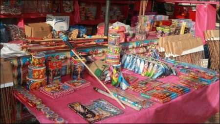 ගිනිකෙළි නිෂ්පාදන ආයතනයක වූ පිපිරීමකින් පුද්ගලයෙකු මරුට