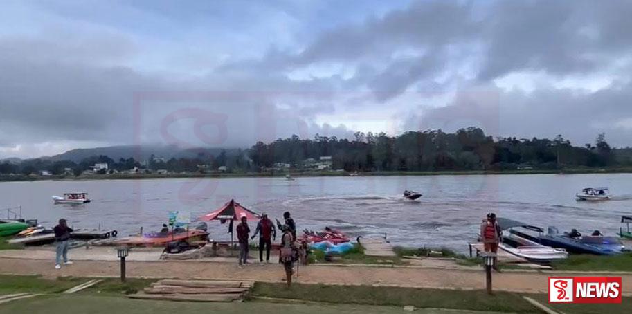 PHOTOS: නුවරඑළියට දෙස් විදෙස් සංචාරකයන් විශාල පිරිසක්