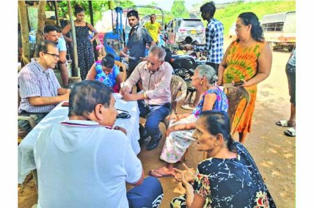 ආපදාවට ලක්වූ් 85,000 කට වැඩි පිරිසක් තවදුරටත් සුරක්ෂා මධ්යස්ථානවල