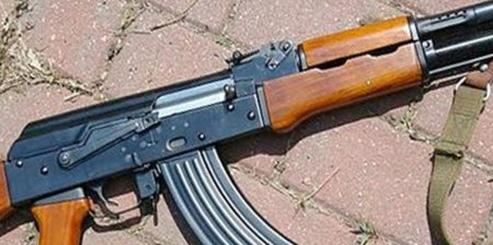 T-56 ගිනි අවියක් සහ පතොරොම් තොගයක් සොයා ගැනේ