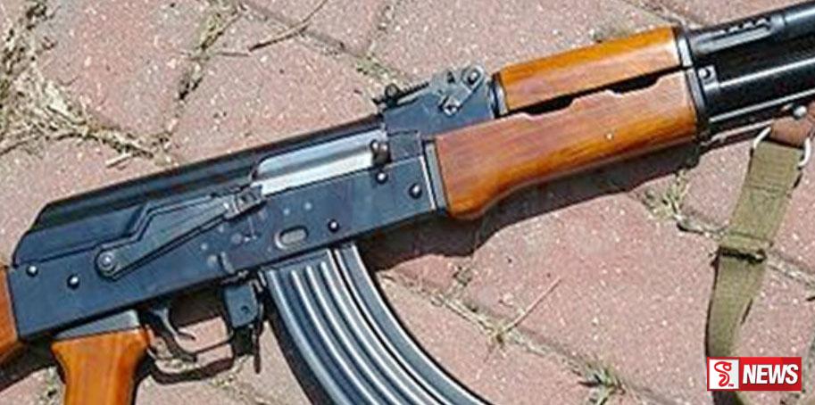 T-56 ගිනි අවියක් සහ පතොරොම් තොගයක් සොයා ගැනේ