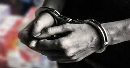 සහන බෙදාහැරීමේ රාජකාරියට බාධා කළ පුද්ගලයෙකු අත්අඩංගුවට