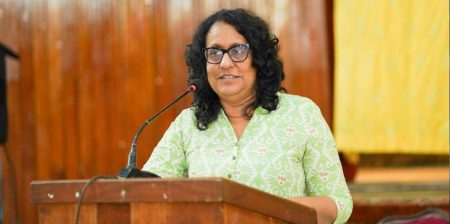 පාසල් ආරම්භය ගැන දැනුවත් කරන්න අගමැතිනිය නුවරඑළියට