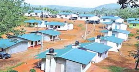 වතු සේවක පවුල් 24 කට නව නිවාස