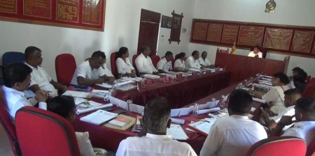 පස්බාගේ කෝරළේ ප්රාදේශීය සභාවේ මංගල අයවැය වැඩි ඡන්ද 3කින් සම්මත වෙයි