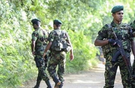 කිරිනැලියකන්ද ප්රදේශයේ කෑලෑවකින් ආයුධ තොගයක් හමුවෙයි