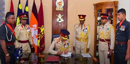 ශ්රී ලංකා යුධ හමුදාවේ 11 පාබල සේනාංකයේ නව සේනාංකාධිපති සිය ධුරයේ රාජකාරි අරඹයි