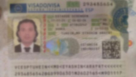 කූඨ ලෙස සැකසූ වීස බලපත්රයකින් ස්පාඤ්ඤයට පනින්න හැදූ විදේශිකයෙක් අත්අඩංගුවට