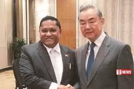 චීන විදේශ ඇමති සහ අමාත්ය විජිත හේරත් මහතා අතර හමුවක්