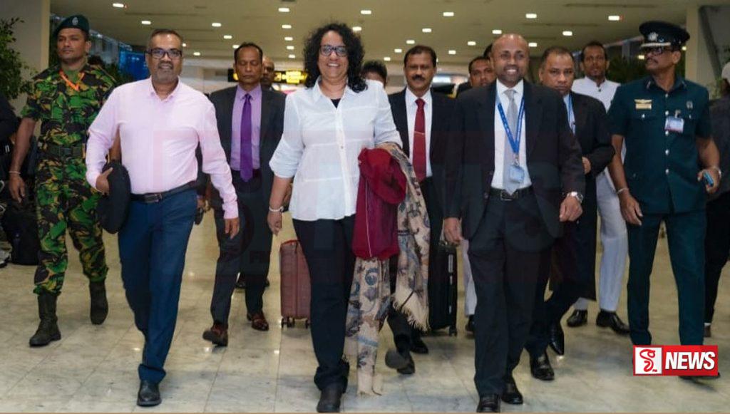 අගමැතිනිය ස්විට්සර්ලන්තය බලා පිටත්ව යයි