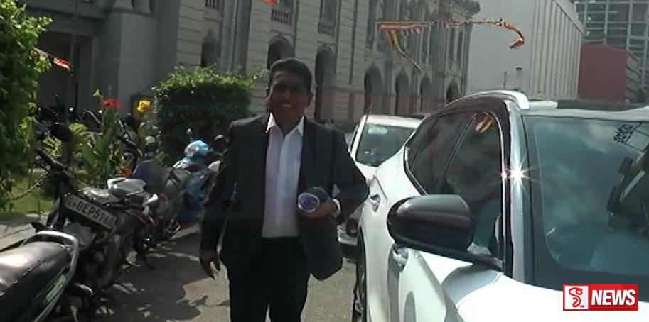 හිටපු අමාත්ය ජොන්ස්ටන් අත්අඩංගුවට