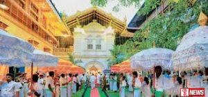 ශ්රී සර්වඥධාතුන්වහන්සේලා වැදපුදාගැනීමට ගංගාරාම පුදබිමට දැවැන්ත ජනකායක්