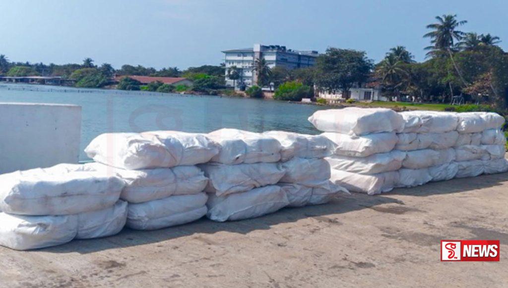 නීති විරෝධී බීඩි කොළ කිලෝ 882ක් සහ කැබ් රථයක් නාවික හමුදා භාරයට