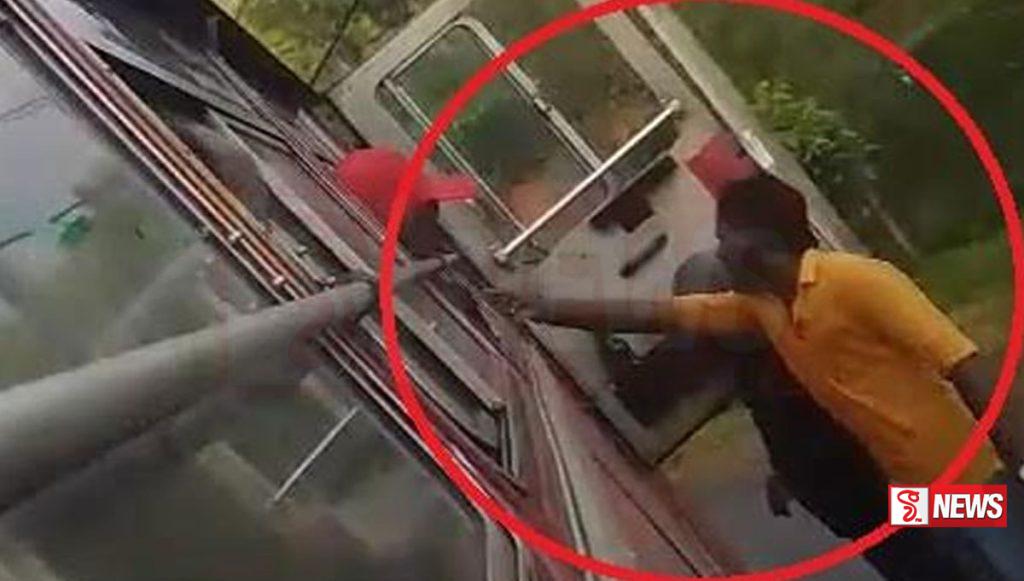 පාසල් සිසුන් රැගත් ලංගම බසයේ රියදුරුට පෞද්ගලික බස් රථයක රියදුරු සහ කොන්දොස්තර පහරදෙයි