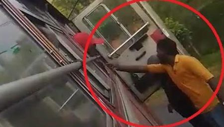 පාසල් සිසුන් රැගත් ලංගම බසයේ රියදුරුට පෞද්ගලික බස් රථයක රියදුරු සහ කොන්දොස්තර පහරදෙයි