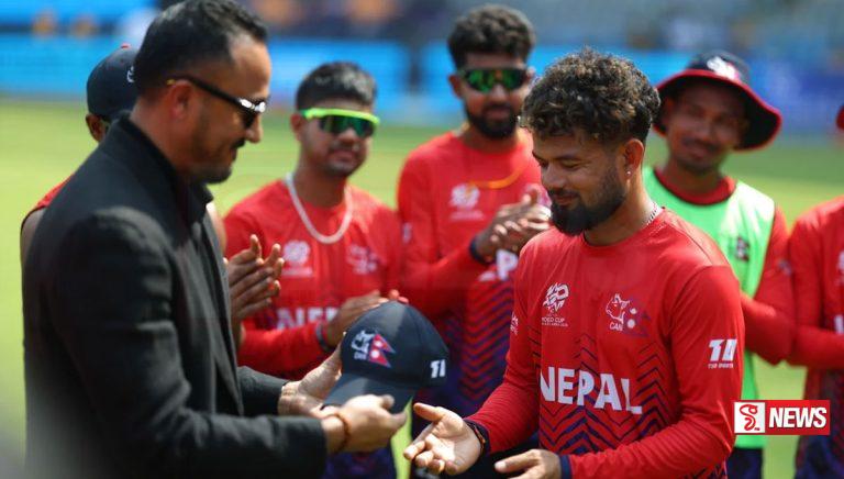 කාසියේ වාසිය එංගලන්තයට – පන්දුවට පහරදීමට තීරණය කරයි