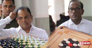 සියල්ලන් මවිත කරමින් නීතිපති දෙපාර්තමේන්තුවේ ස්ථාවරය උඩු යටිකුරු වෙයි ! කැරම්- දාම් බෝඩ් නඩුවෙන්වෙන් විත්තිකරුවෙක් නිදහස් වෙයි ?