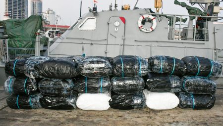 නිති විරෝධී බීඩි කොළ තොගයක් සමග සැකකරුවන් දෙදෙනෙක් අත්අඩංගුවට