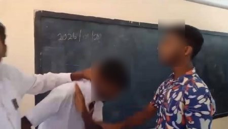 පාසලේදී සිසුවෙක්ට පහර දුන් සිසුන් තිදෙනෙක් අත්අඩංගුවට