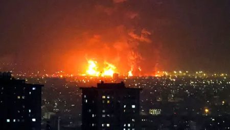 ටෙහෙරානයේ ඉන්ධන ගබඩා සංකීර්ණයකට ප්රහාරයක්