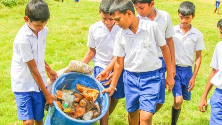 ඩෙංගු වලින් ළමුන් ආරක්ෂා කිරීමට පාසල් නිල ඇදුම සම්බන්ධයෙන් විශේෂ තීරණයක්