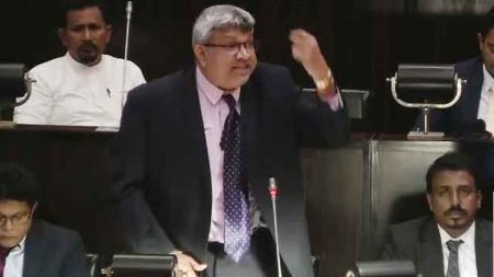 අධිකරණ ඇමතිට එරෙහි විශ්වාසභංගය අද කථානායකට භාරදෙයි