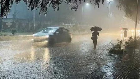 ප්රදේශ රැසකට අද පස්වරුවේ වැසි