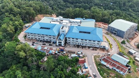 සබරගමුව විශ්වවිද්යාලයේ නව වෛද්ය පීඨ ගොඩනැගිල්ල සිසු අයිතියට