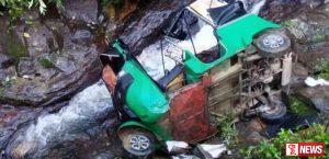 මෝහිනී ඇල්ල ජීවිත දෙකක් බිලිගනී – තිදෙනෙක් රෝහළට