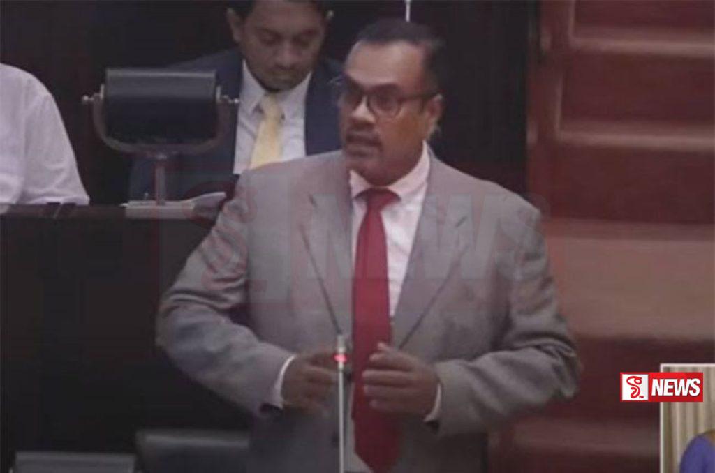 ආනයන අපනයන මූල්ය වංචාකරුවන් නීතියේ රැහැනට