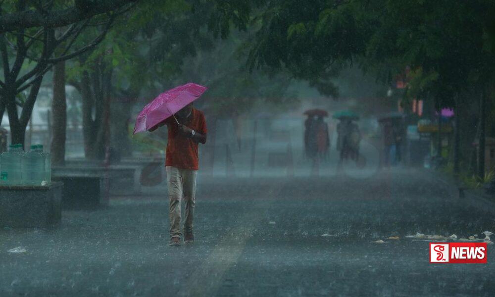 ප්රදේශ රැසකට අදත් තද වැසි