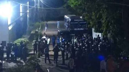 මැගසින් බන්ධනාගාරයේ රැඳවියන් 11 දෙනෙකු රෝහලට