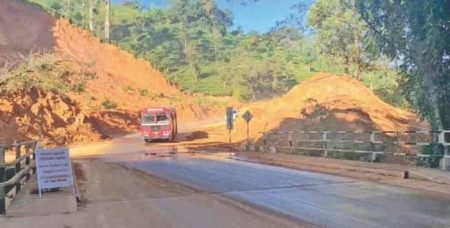 හැටන් – කොළඹ මාර්ගයේ එක් මංතීරුවක් විවෘත කෙරේ