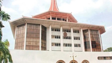 22ට එරෙහි පෙත්සම් විභාග කරන අධිකරණ ශාලාව මාරු කෙරේ.