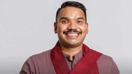 නාමල් රාජපක්ෂ අල්ලස් කොමිසමට