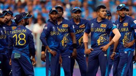 ශ්රී ලංකා ක්රිකට් කණ්ඩායම අද එංගලන්තයට