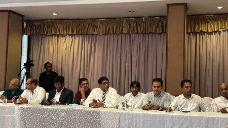 22ට එරෙහිව විපක්ෂයේ නායකයින් ඒකාබද්ධ ප්රකාශයකට අත්සන් තබයි